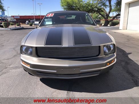 Used 2005 Ford Mustang Premium RWD image 6