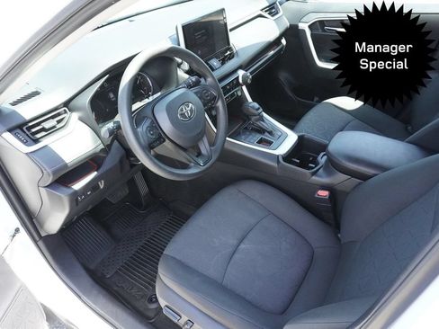 Used 2024 Toyota RAV4 XLE AWD/4WD image 18