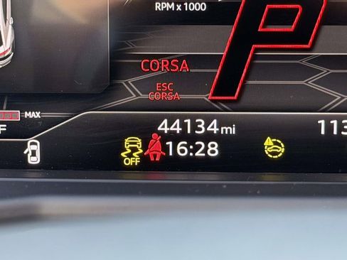 Used 2022 Lamborghini Urus AWD/4WD image 24