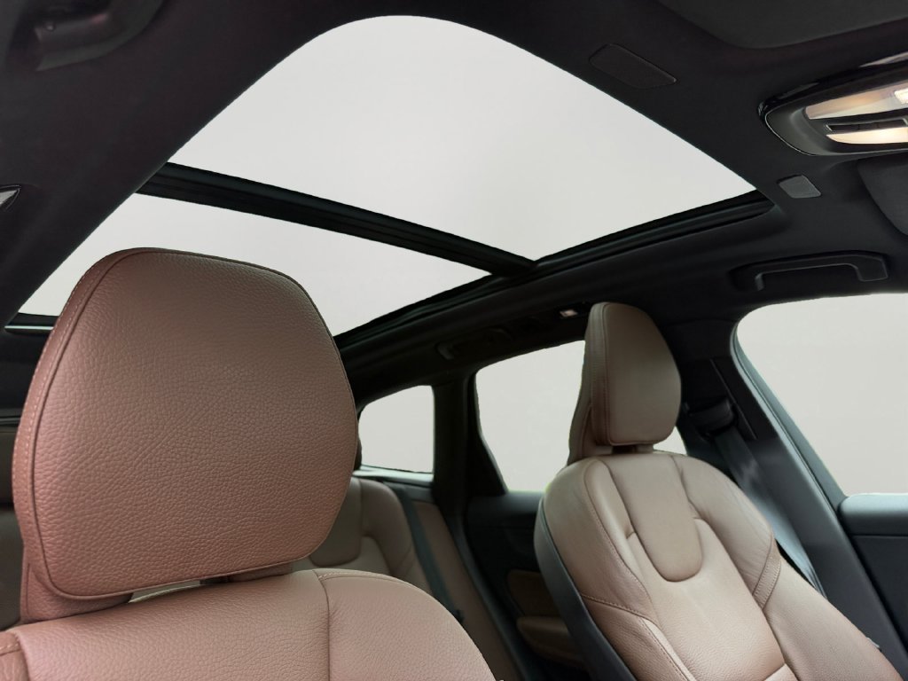 Certified 2024 Volvo XC60 T8 Plus w/ Climate Package AWD/4WD image 7