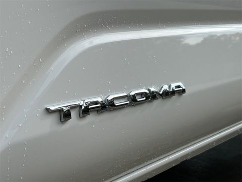 Used 2024 Toyota Tacoma image 10