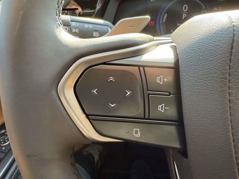 Used 2025 Lexus RZ 450e Premium w/ Technology Package image 23