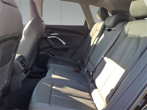 Used 2025 Audi Q5 Premium Plus w/ Premium Plus image 16