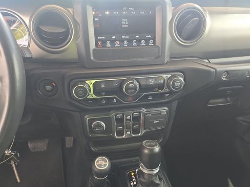 Used 2023 Jeep Wrangler Unlimited Sport AWD/4WD image 4