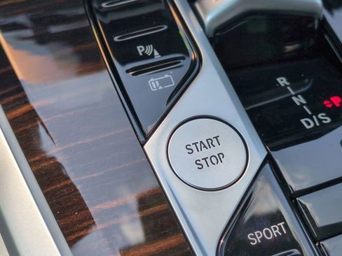 Used 2026 BMW X5 xDrive50e image 29