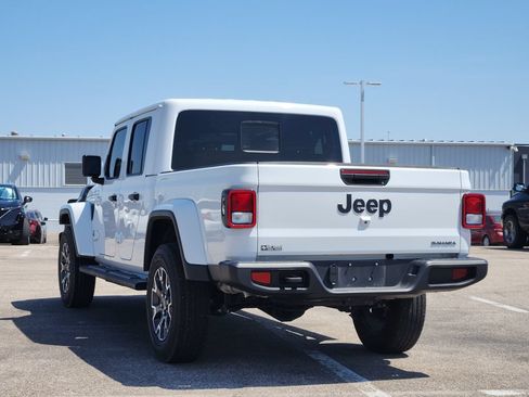 Used 2026 Jeep Gladiator Sport AWD/4WD image 4