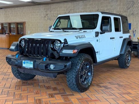 Used 2023 Jeep Wrangler Unlimited w/ Cold Weather Group AWD/4WD image 4