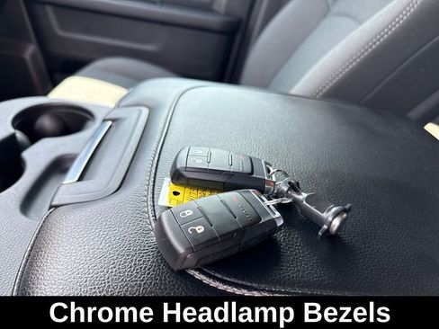 Used 2024 RAM 2500 Tradesman w/ Chrome Appearance Group image 17