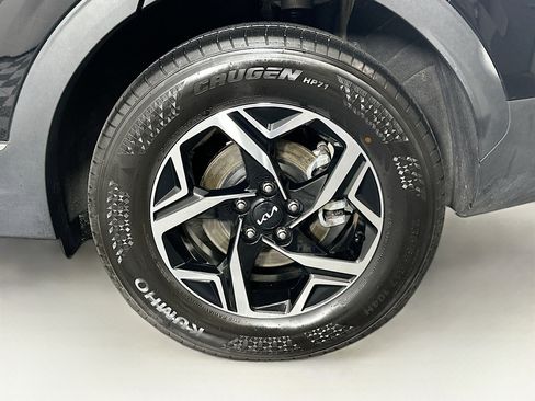 Used 2025 Kia Sportage LX image 11