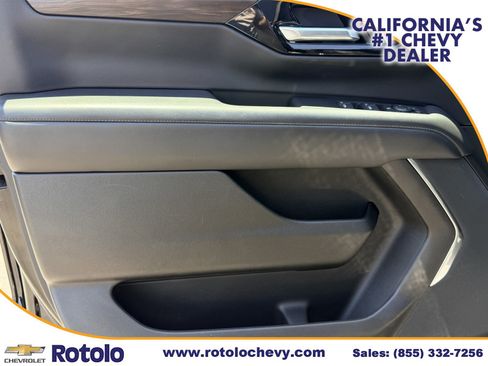 Used 2025 Chevrolet Tahoe LT RWD image 19