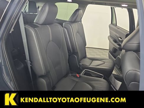 Certified 2024 Toyota Grand Highlander AWD image 28