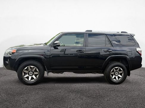 Used 2018 Toyota 4Runner TRD Off-Road Premium AWD/4WD image 2