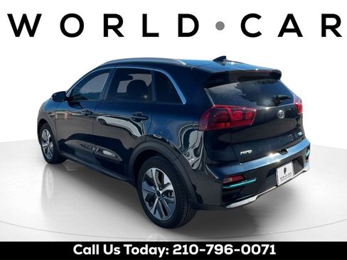 Used 2020 Kia Niro EX w/ Cold Weather Package image 5