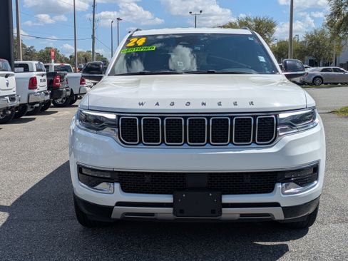 Used 2024 Jeep Wagoneer L Series II image 10