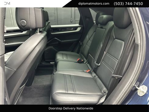 Used 2024 Porsche Cayenne S image 21