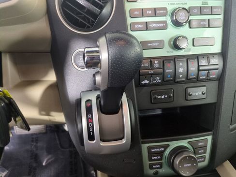 Used 2010 Honda Pilot Touring image 23