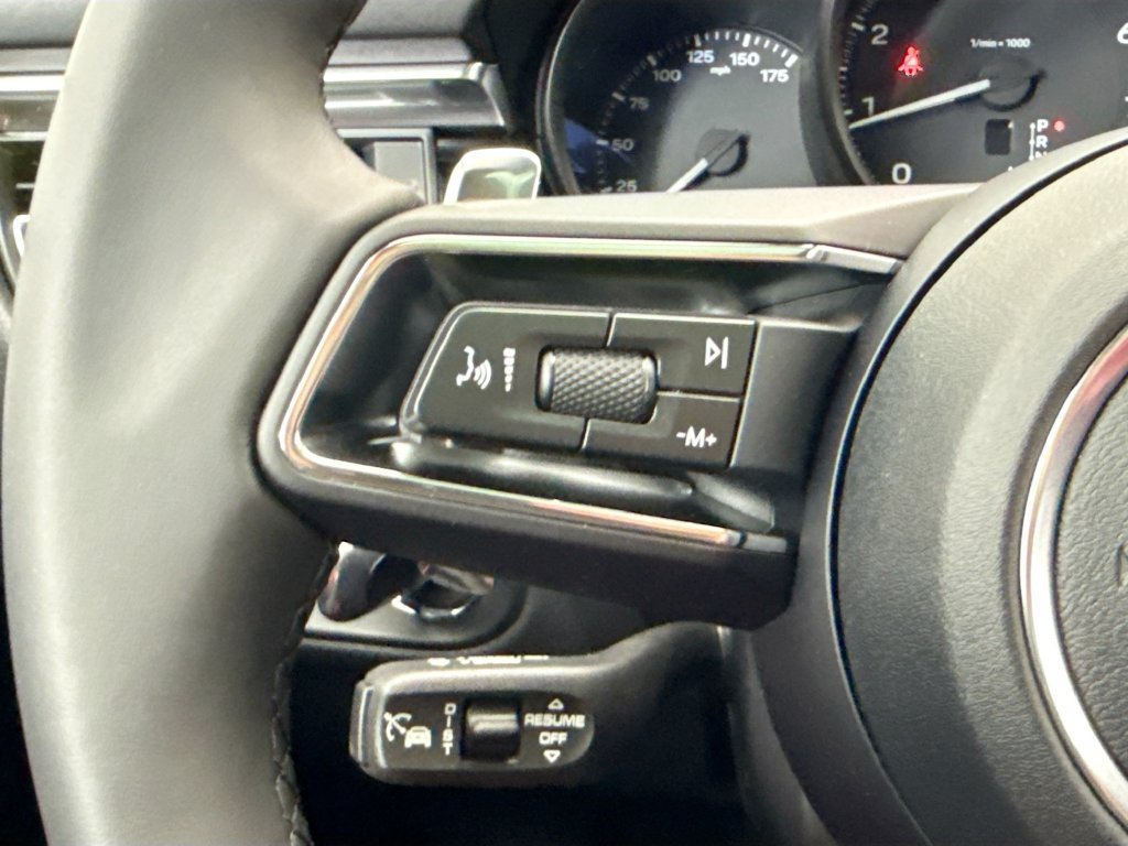 Used 2026 Porsche Macan AWD/4WD image 14