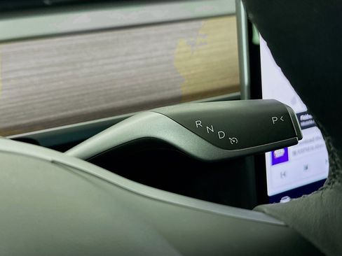 Used 2024 Tesla Model Y Long Range image 23