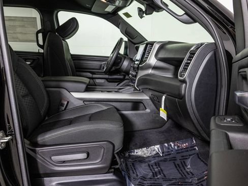 New 2026 RAM 1500 Express AWD/4WD image 41
