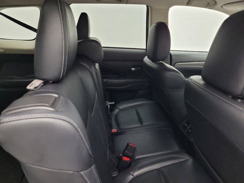 Used 2020 Mitsubishi Outlander SE image 19