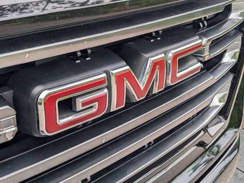 Used 2021 GMC Sierra 1500 AT4 w/ AT4 Preferred Package AWD/4WD image 10