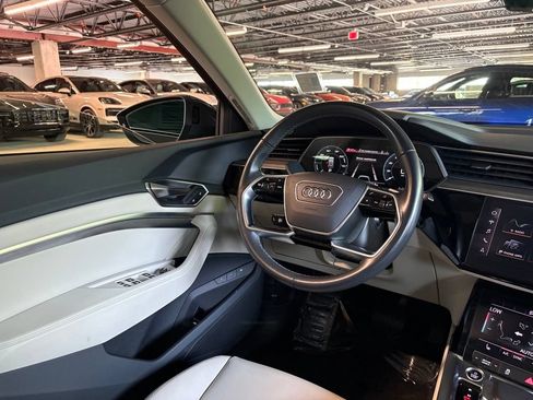 Used 2024 Audi Q8 e-tron Premium AWD/4WD image 17