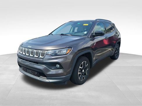 Used 2022 Jeep Compass Latitude w/ Sun and Sound Group FWD image 5