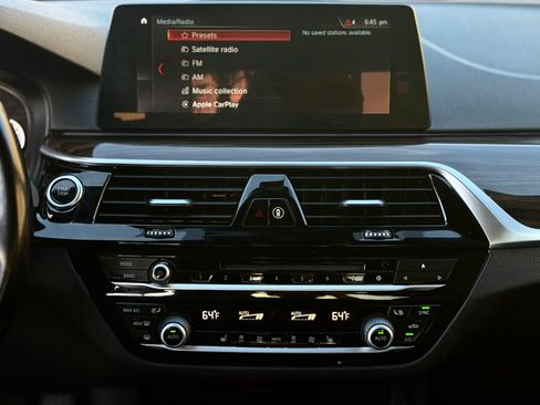 Used 2018 BMW 530e w/ Premium Package 2 RWD image 20