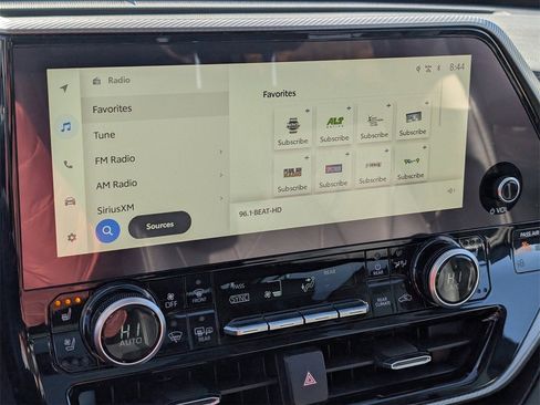 Used 2023 Toyota Highlander L image 28