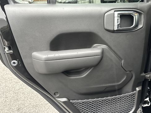 New 2026 Jeep Wrangler Unlimited Rubicon AWD/4WD image 23