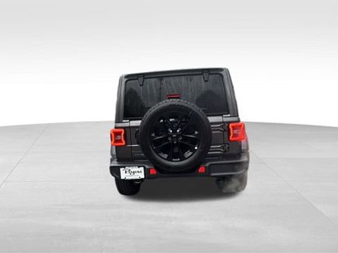 Used 2025 Jeep Wrangler Unlimited Sahara image 33