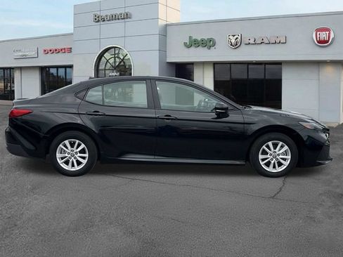 Used 2025 Toyota Camry LE FWD image 8