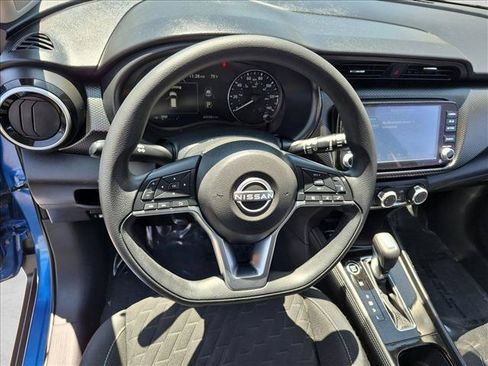 Used 2023 Nissan Kicks SV FWD image 11