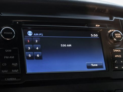 Used 2018 Nissan Titan SV w/ SV Convenience Package image 29