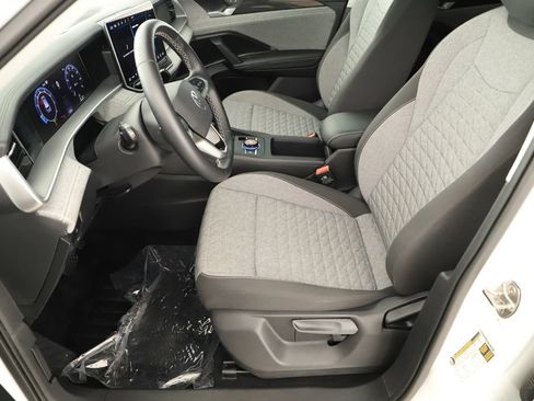Used 2025 Volkswagen Tiguan S FWD image 23