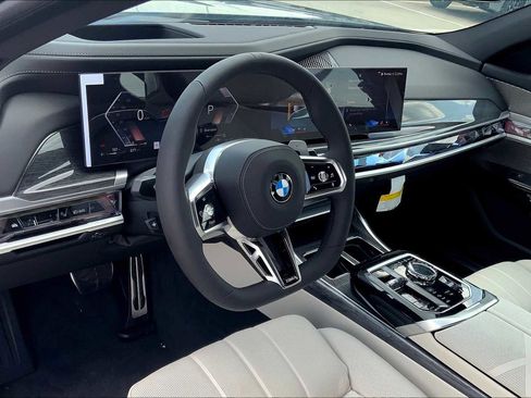 New 2025 BMW 760i xDrive w/ Executive Package image 8