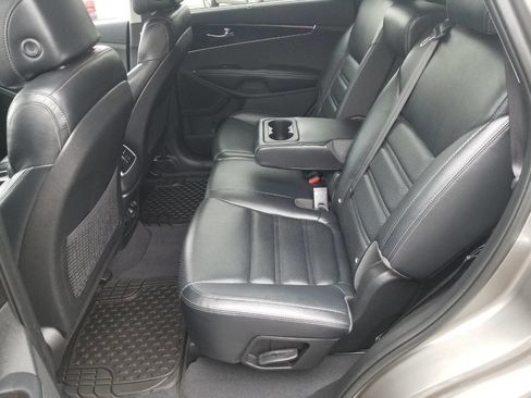 Used 2017 Kia Sorento EX w/ EX V6 Premium Package image 13