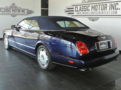 Used 2009 Bentley Azure RWD image 4