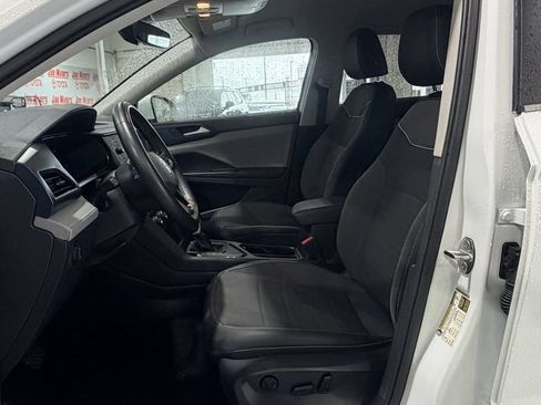Used 2024 Volkswagen Taos SE FWD image 25