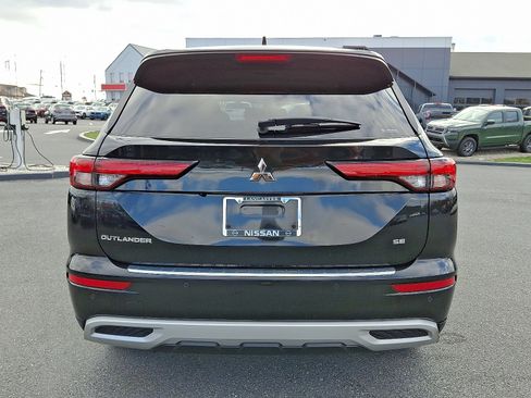 Used 2022 Mitsubishi Outlander SE image 7