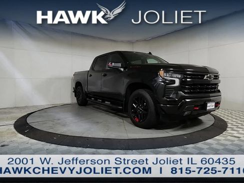 Used 2024 Chevrolet Silverado 1500 RST w/ Redline Edition AWD/4WD image 2
