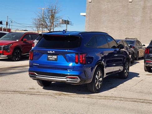 Certified 2023 Kia Sorento S image 5