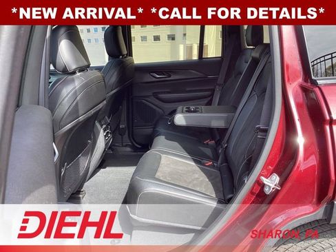 Used 2023 Jeep Grand Cherokee Limited w/ Luxury Tech Group II AWD/4WD image 13
