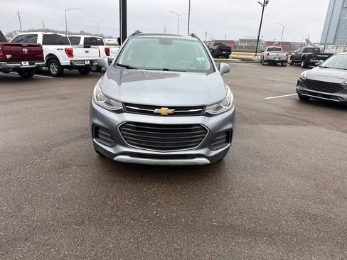 Used 2019 Chevrolet Trax LT w/ LT Convenience Package image 11