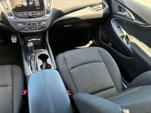 Used 2016 Chevrolet Malibu LT FWD image 12