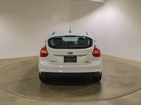 Used 2014 Ford Focus SE w/ Equipment Group 201A FWD image 4