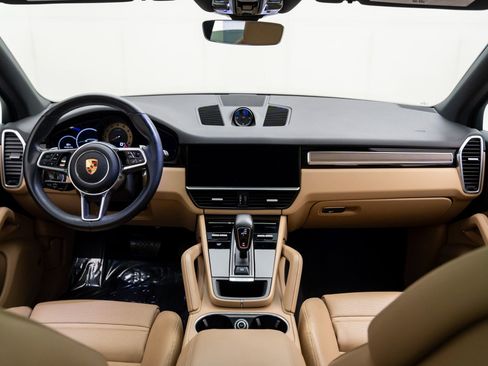 Certified 2023 Porsche Cayenne image 11