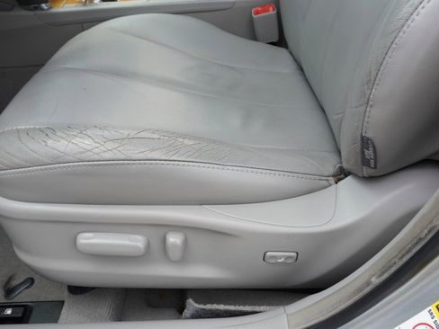 Used 2007 Toyota Camry XLE FWD image 19