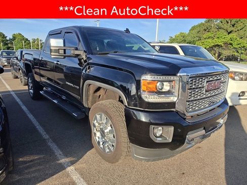 Used 2019 GMC Sierra 2500 Denali w/ Suspension Package, Off-Road AWD/4WD image 3