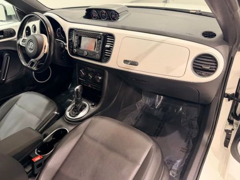 Used 2014 Volkswagen Beetle TDI image 32
